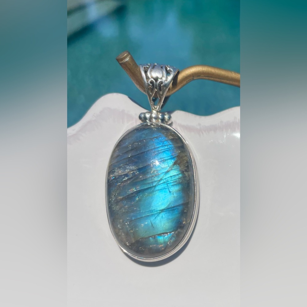Vintage Natural Large Labradorite Pendant Set in Marked 925 Sterling Silver